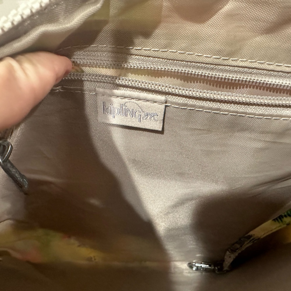 🌴 KIPLING PALMS KEIKO CROSSBODY IN FLORAL PRINT 12” TRIPLE ZIP - Picture 6 of 9
